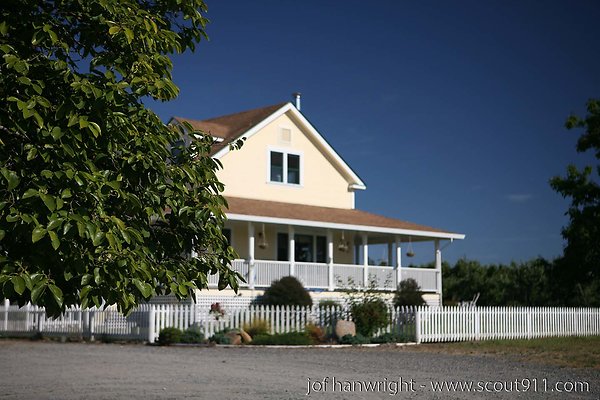 IMG 4656 - All rights reserved. Any use or reproduction only by written permission of owner.