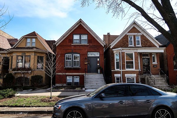 Ukrainian Village 48 - www.scout911.com