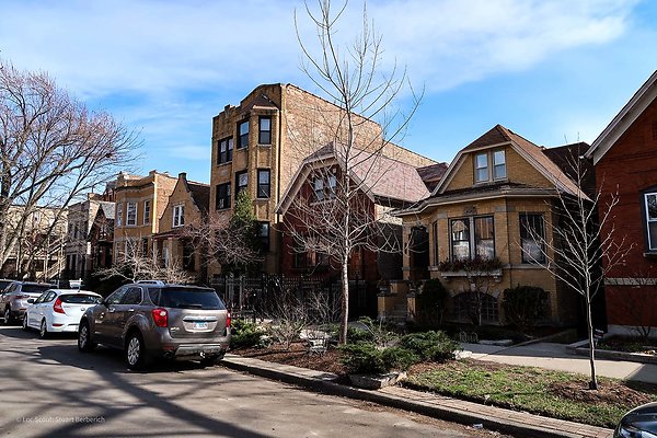 Ukrainian Village 49 - www.scout911.com