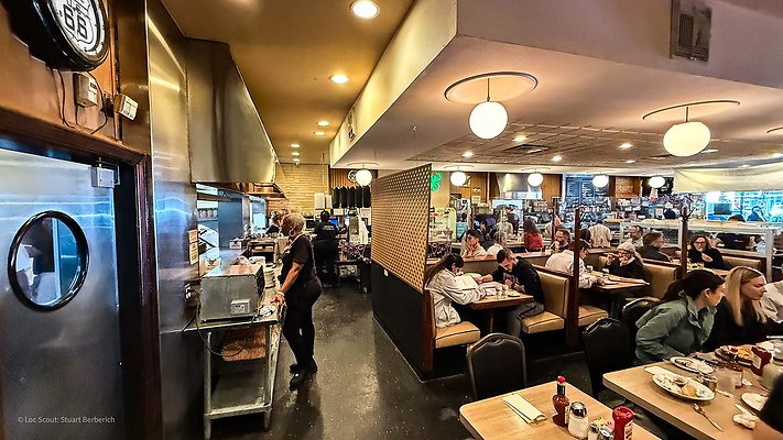 Lou Mitchell&apos;s 7 - www.scout911.com