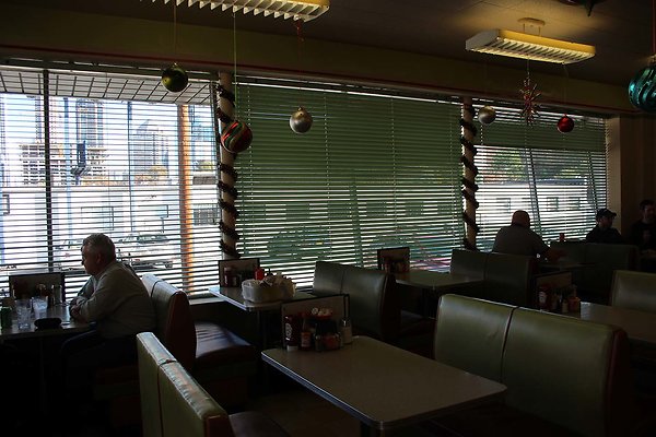 bars and diners 12.14 387 - www.scout911.com