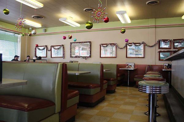 bars and diners 12.14 389 - www.scout911.com