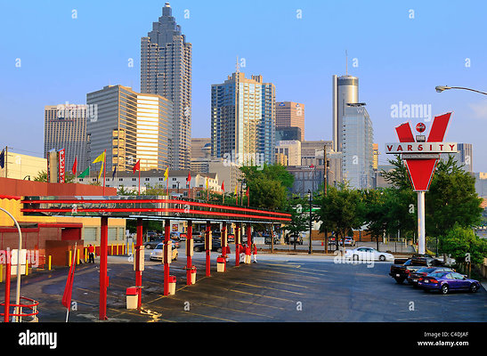 the-iconic-fast-food-restaurant-the-varsity-has-served-the-metro-atlanta-C4DJAF