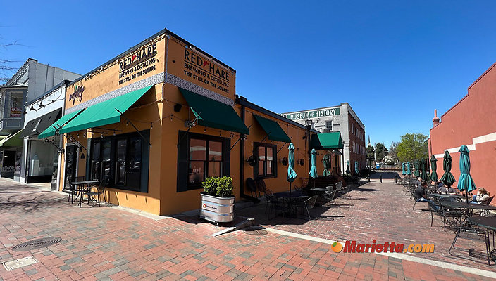 marietta-square-red-hare-still