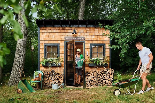 Grounds&amp;GardenExt+590.jpg