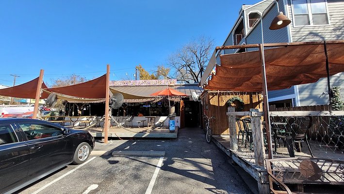 CROWN AND ANCHOR