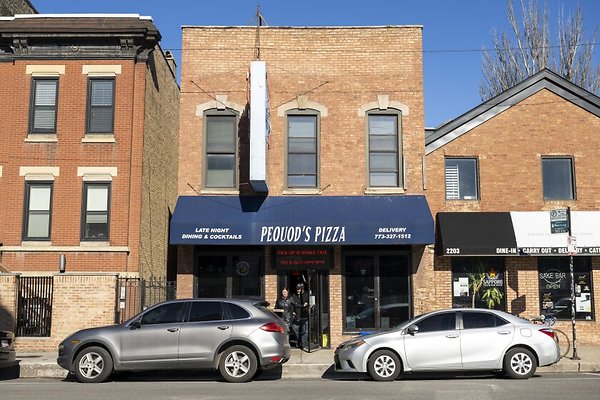 Pequod&apos;s Pizza 3