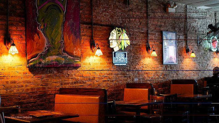 Pequod&apos;s Pizza 11