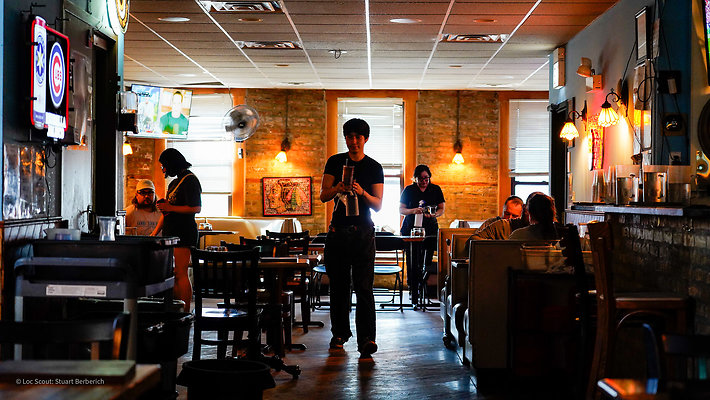 Pequod&apos;s Pizza 13