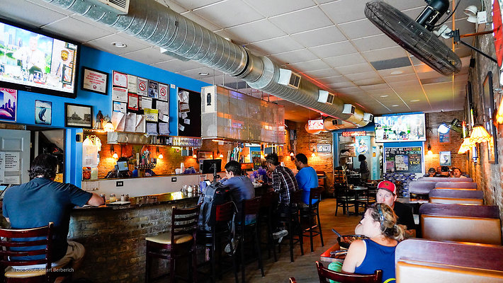Pequod&apos;s Pizza 3
