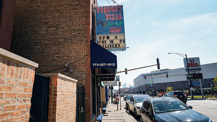 Pequod&apos;s Pizza 24