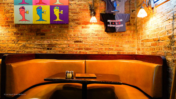 Pequod&apos;s Pizza 9