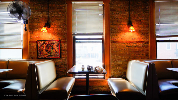 Pequod&apos;s Pizza 16