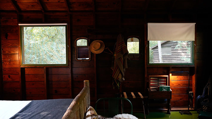 Oak Cabin 8