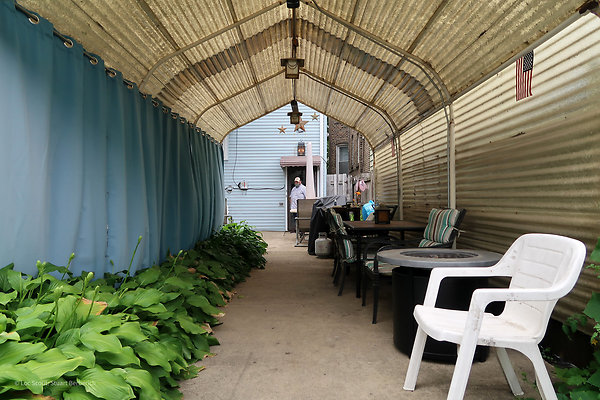 4209 N Wolcott 8