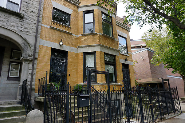 2031-33 W Washington 11