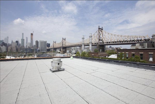 BROOKLYN STUDIOS ROOFTOP LIC