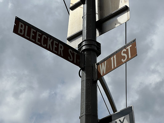 W 11TH ST (BLEECKER:GREENWICH)