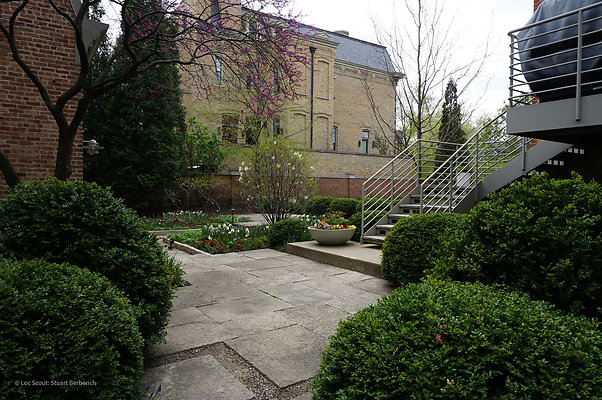 1417 N Hoyne 9