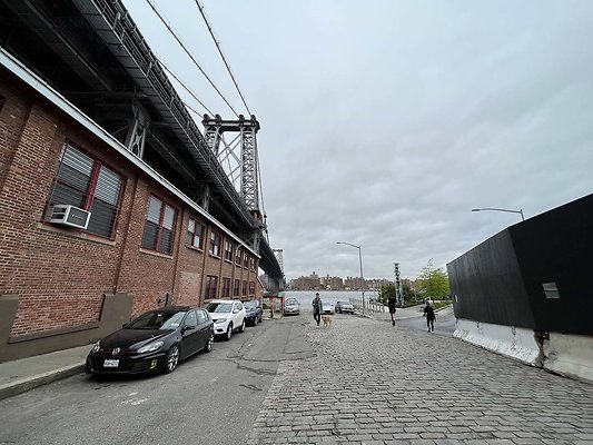 DOMINO PARK � WILLIAMSBURG