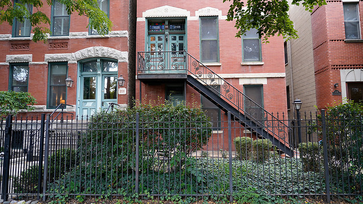 2128 W Schiller 19