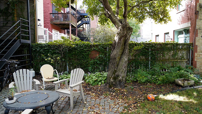 2128 W Schiller 7