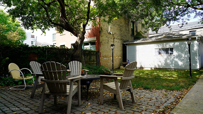 2128 W Schiller 16