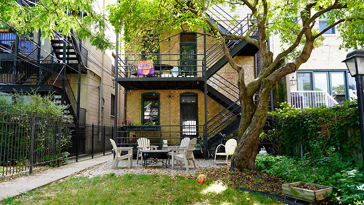 2128 W Schiller 2