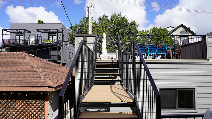 2034 W Walton St 10