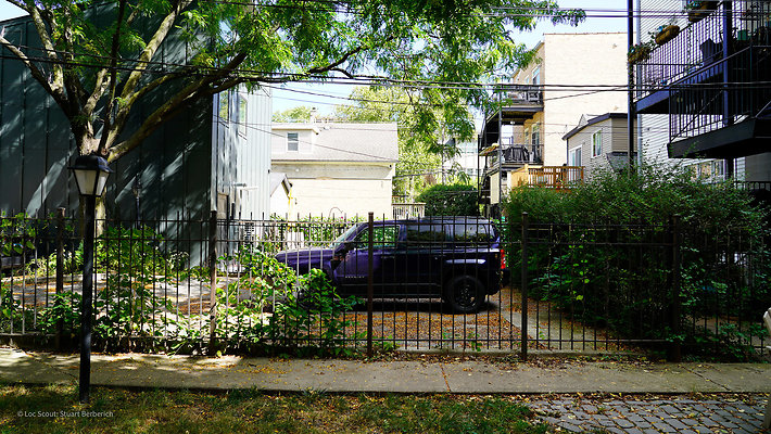 2128 W Schiller 8