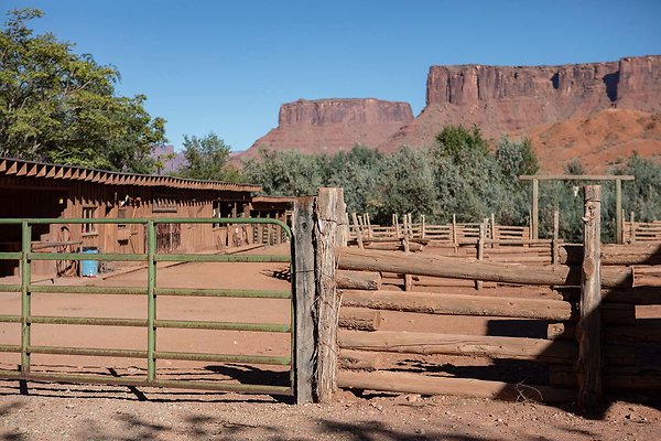 red cliffs lodge