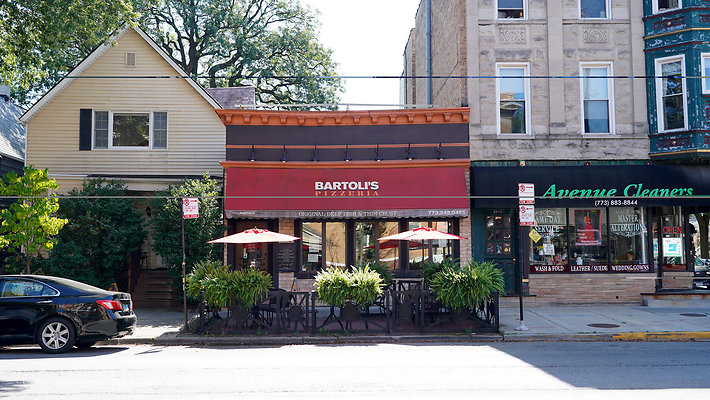 Bartoli&apos;s Pizza 20