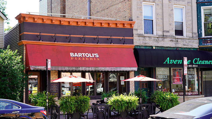 Bartoli&apos;s Pizza 19