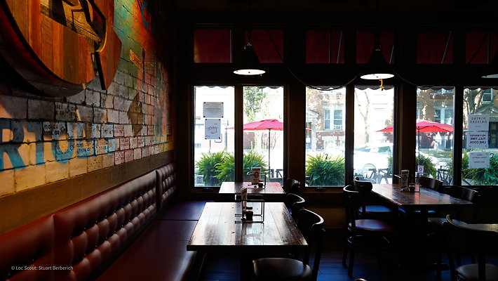 Bartoli&apos;s Pizza 8