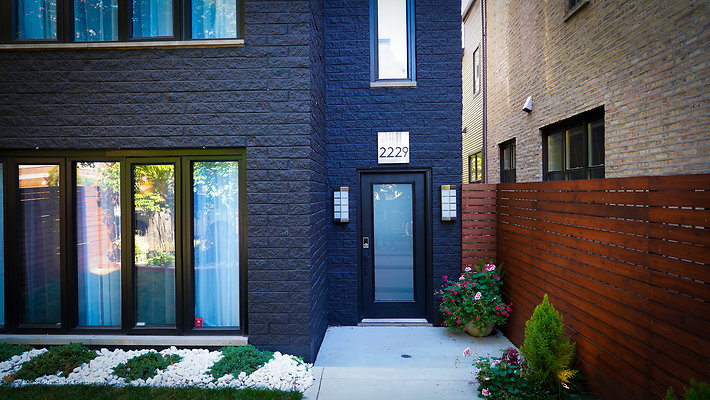 2229 N Hoyne Ave 25