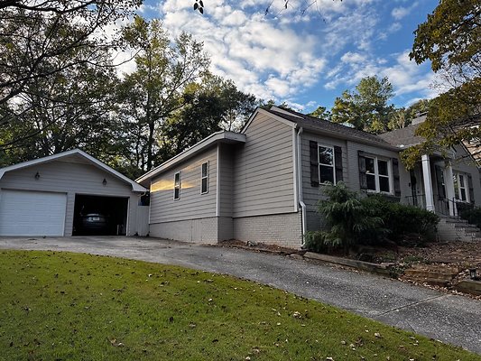 3440 Lee St. -11