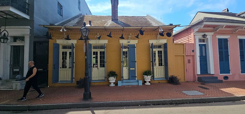 926 orleans