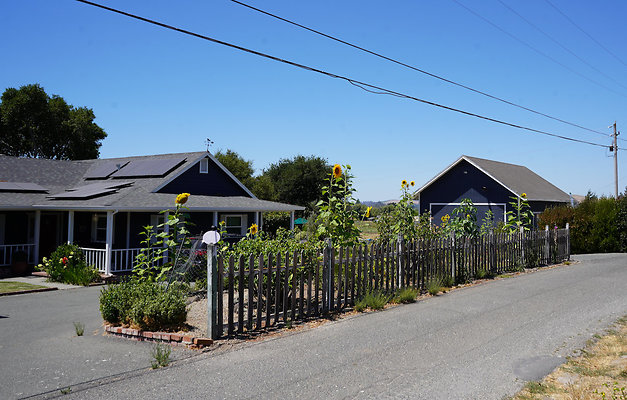 Magnolia - West Petaluma PENDING