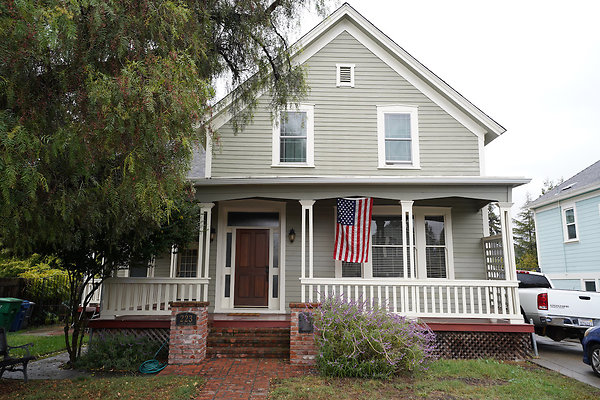 223 Eighth St - Petaluma