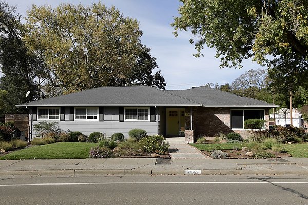 2045 hidden valley sr